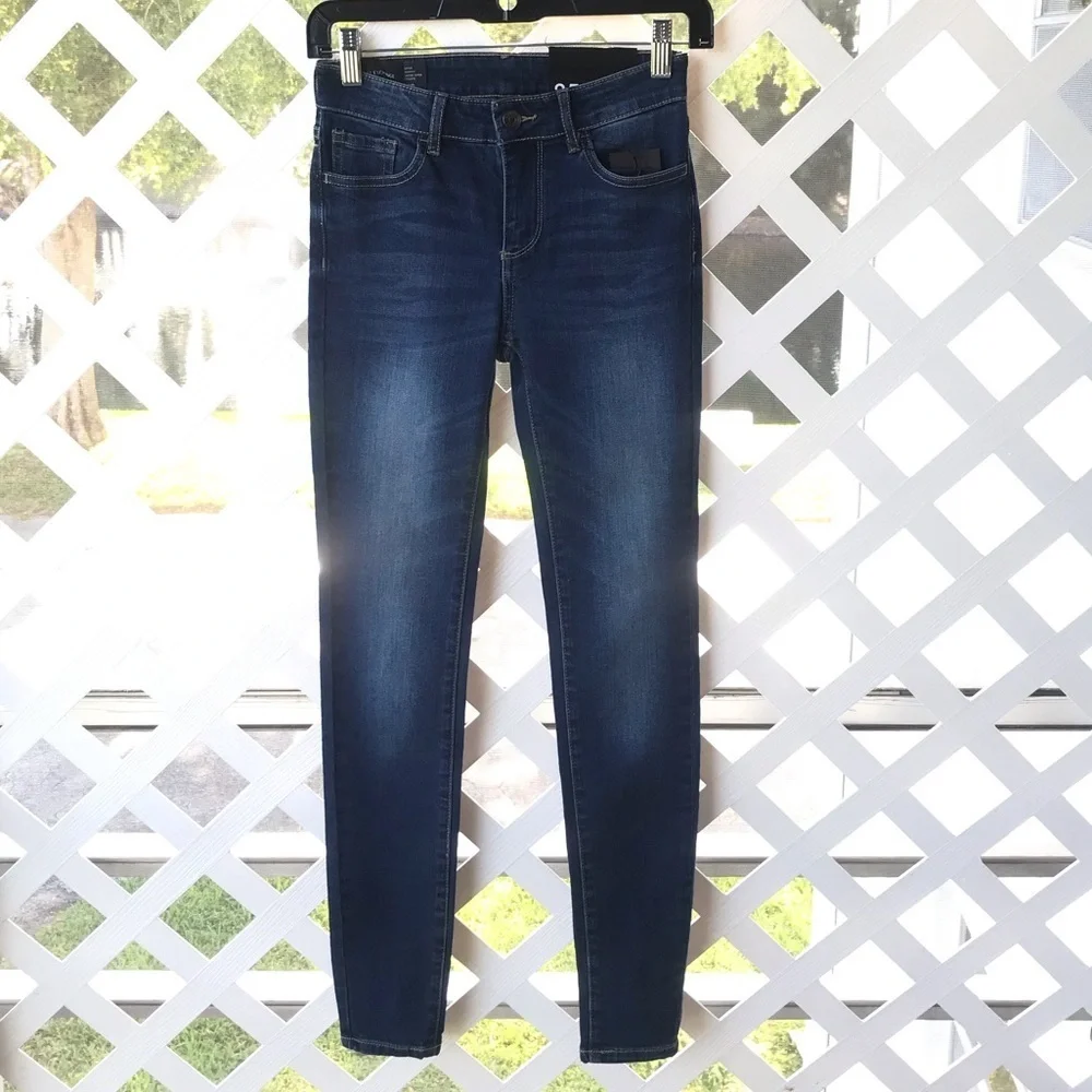Armani Exchange Super Skinny J01 Jeans - Picture 4 of 10